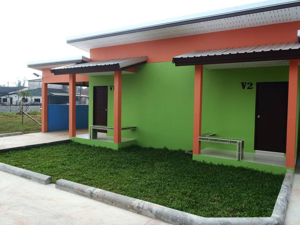 Tongmai Resort Surat Thani Kamer foto